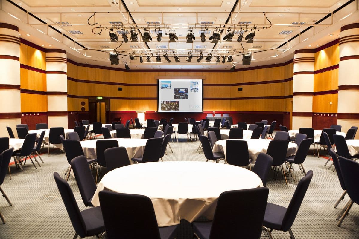 Corporate event moment 6